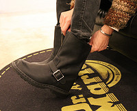 Dr. Martens Falan Zip Rig 中性真皮长靴