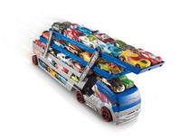 Hot Wheels Turbo Hauler Plus 20 Diecast Vehicles 风火轮运输车+20辆跑车