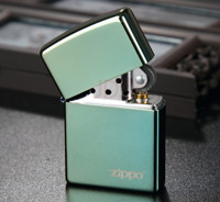 ZIPPO 芝宝 蚀刻墨绿冰 28129ZL 打火机+凑单品VICTORINOX 7.6073 削皮器+钥匙扣