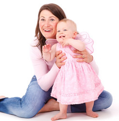 育儿园:细说11-12个月的婴儿特点和护理方法 