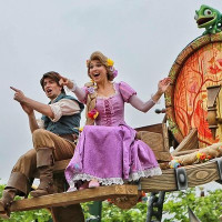 招商银行信用卡 分期满一千元 送新秀丽双肩背