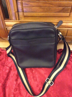 #coach包#京东全球购自营购入男士单肩斜垮包