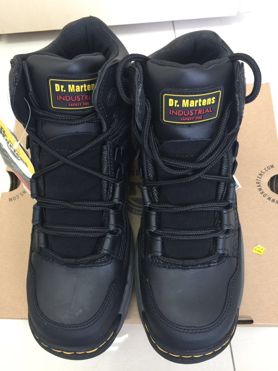 英国知名品牌马丁靴 Dr. Martens Truss 7-Tie S
