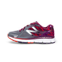 New Balance W1080 V5 女款顶级避震慢跑鞋