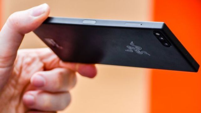 好物速报:雷蛇手机 --边框真的不来一串RGB灯