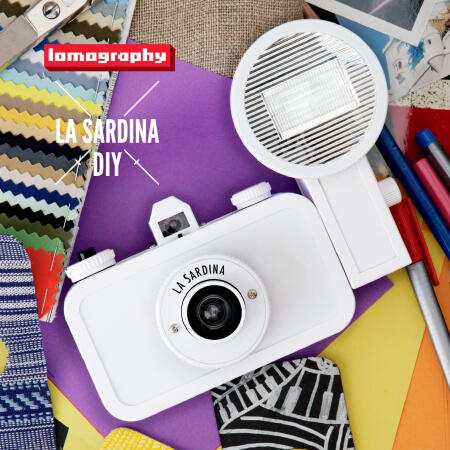 La Sardina 沙丁鱼罐头胶片相机连闪光灯－多色选择 Lomography 白色 DIY 版