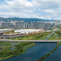 送400+元雙人門票！滇池邊，周末不加價！昆明融創施柏閣酒店 園景大床/雙創房1晚套餐（含雙早+minibar首輪免費+雙人海世界/熱雪奇跡門票等）