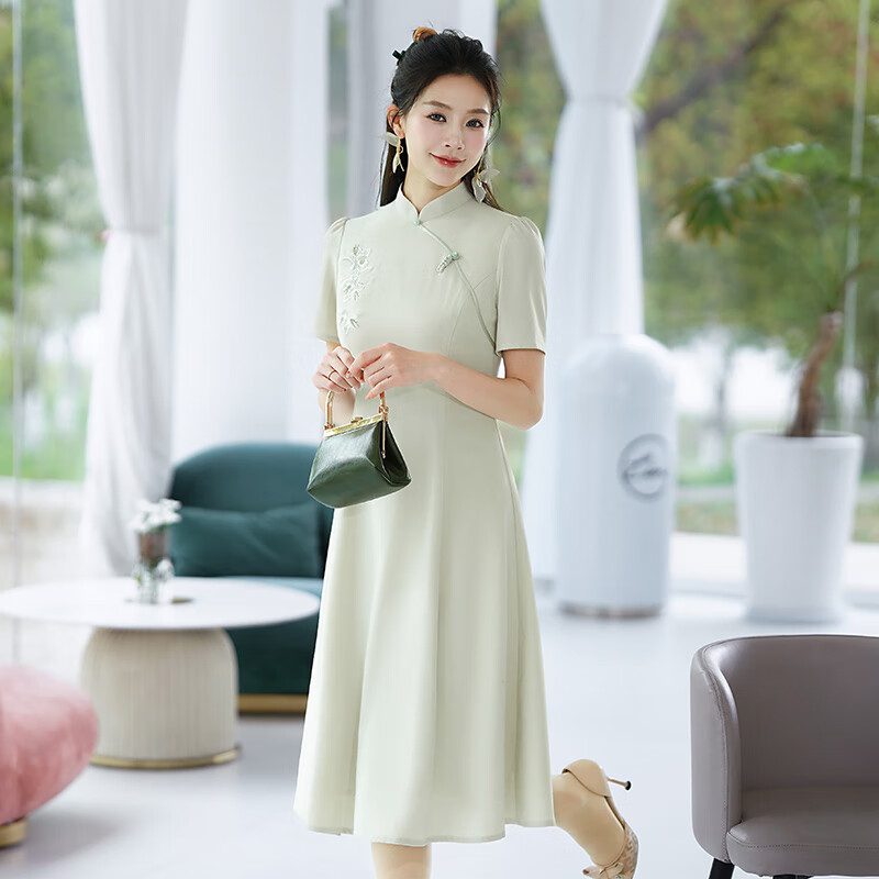 秀觀唐影朵2024夏季绣花改良A摆日常女国风新中式旗袍连衣裙 灰绿色 S