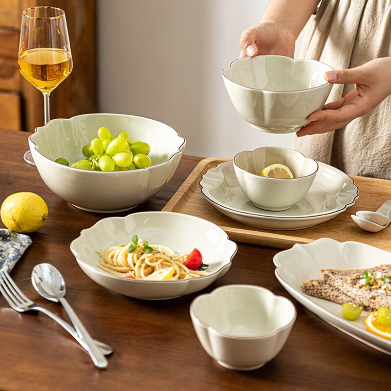 摩登主妇蔷薇花餐具套装碗盘家用高颜值汤碗面碗陶瓷沙拉碗饭碗 4人食17件套 产品规格见图二