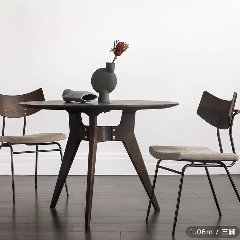 NORHOR英国Square roots北欧表情Alvin橡木圆桌餐桌 烟熏（三脚1.06m）