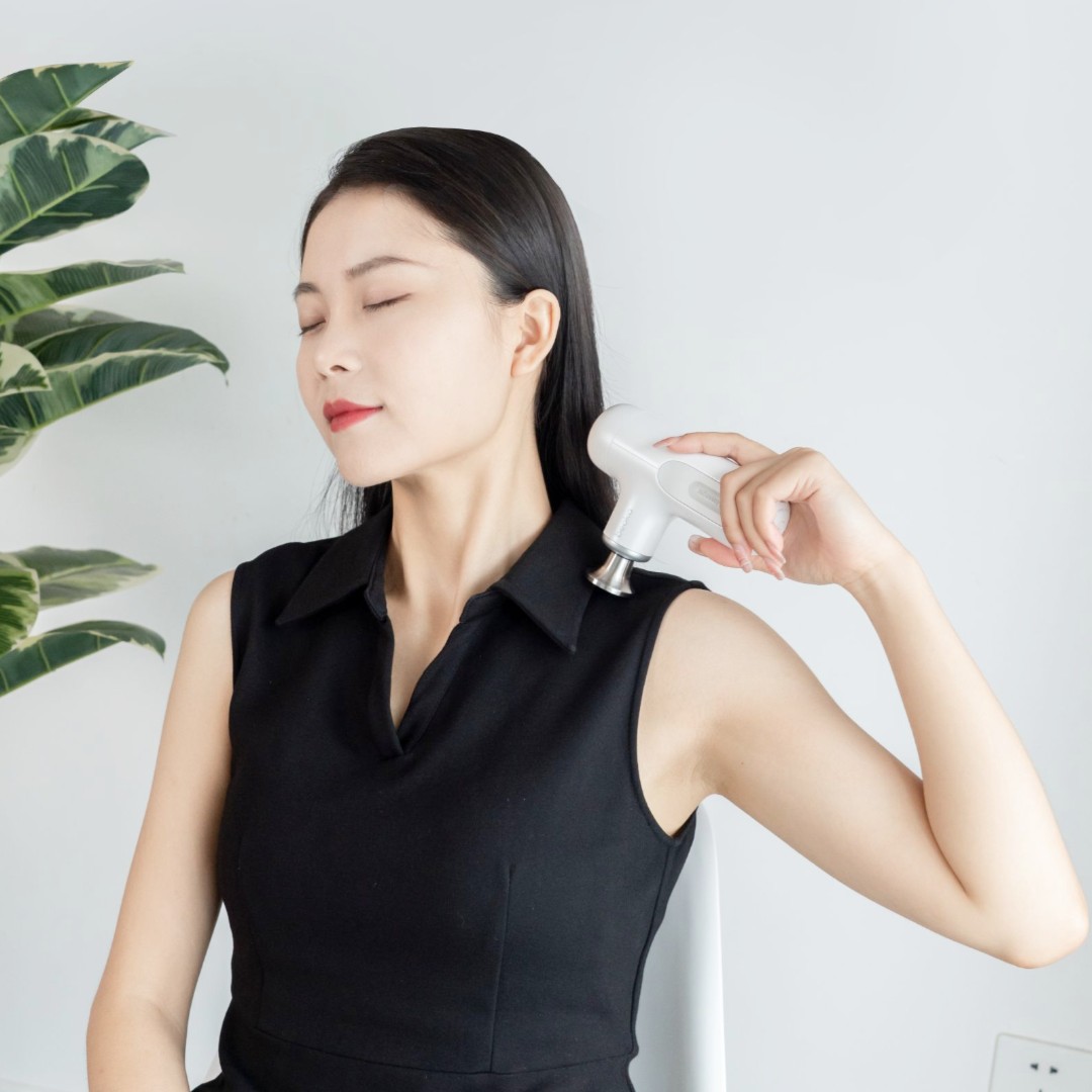 倍益康迷你筋膜枪MCUTE高频肌肉放松按摩器