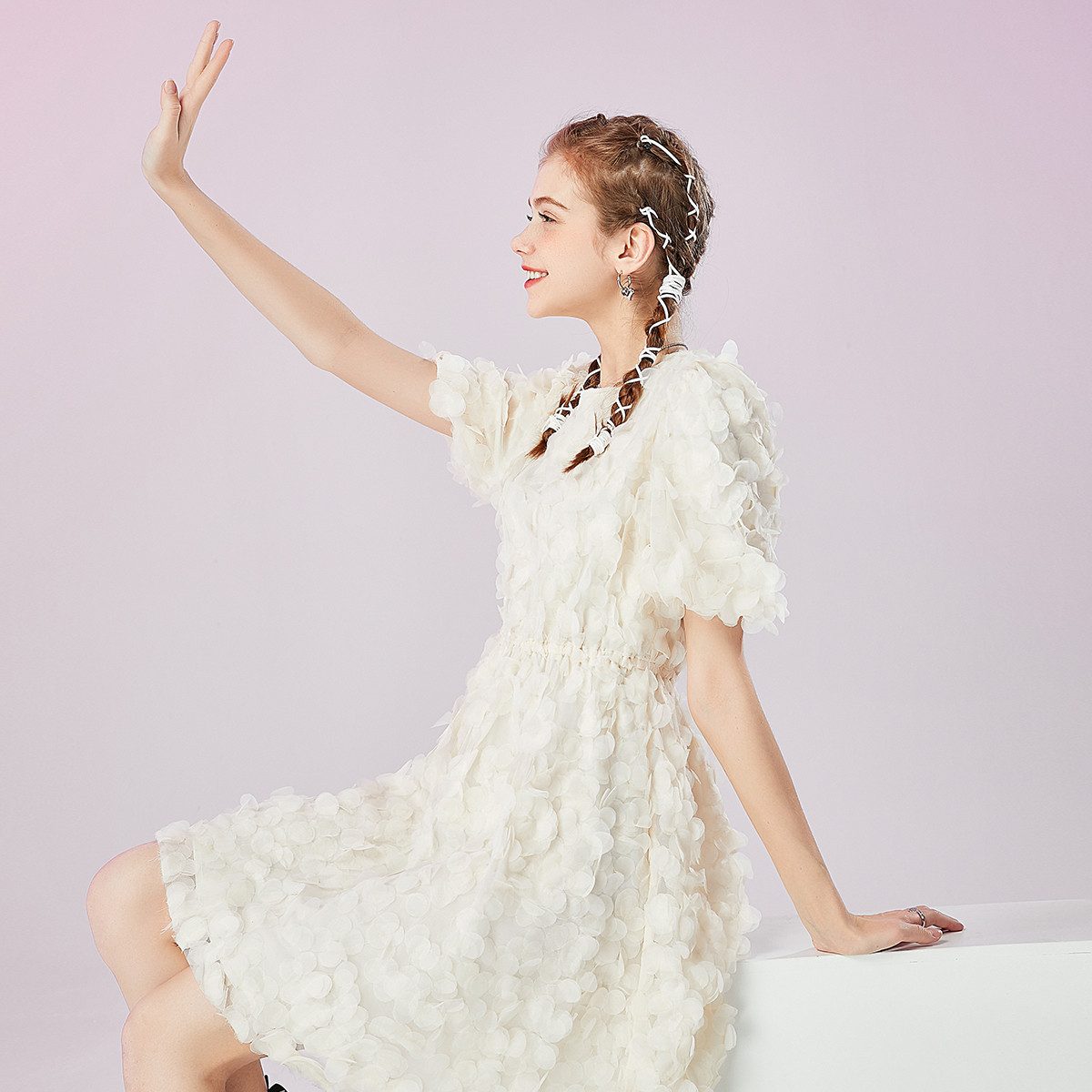 连衣裙女夏季复古泡泡袖花瓣裙后背绑带设计连衣裙女