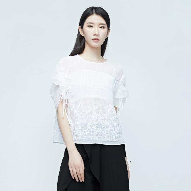 气质绣花肌理短袖透气雪纺衬衫