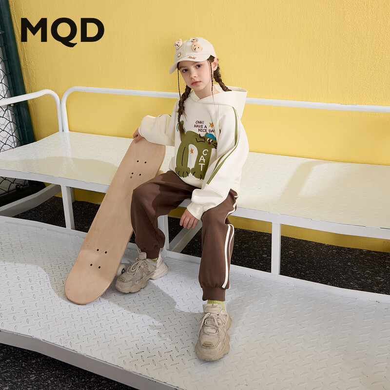 马骑顿（MQD）【套装】女童春季学院风男童中大童卡通连帽卫衣运动跑步套装 咖啡 130