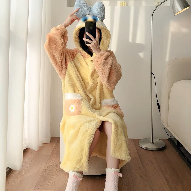 宝娜斯珊瑚绒睡衣女冬季加厚加绒卡通少女草莓小鸭睡袍长款睡裙 黄鸭睡袍 均码 （适合80-160斤）