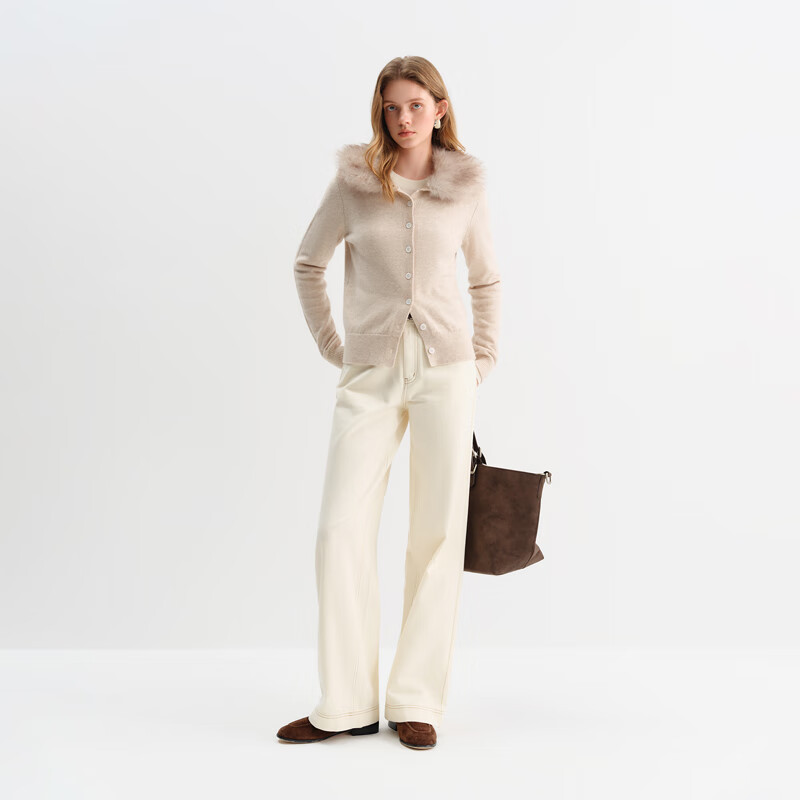 范思蓝恩简约通勤圆领长袖针织衫女冬季2025带毛领开衫4156 燕麦色 S