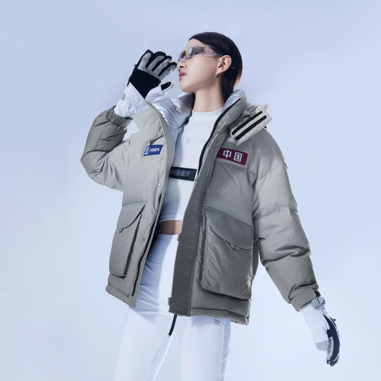 波司登 【好物】冬季男女时尚短款保暖休闲可脱卸帽羽绒服外套