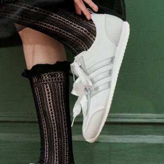 adidas 女士运动鞋