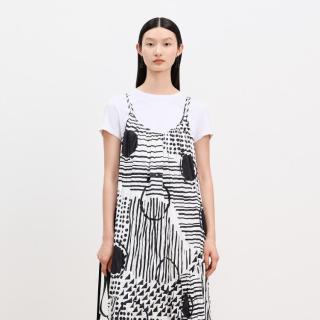 噢姆 文艺微弹宽松中长吊带裙连衣裙女夏季休闲时尚通勤