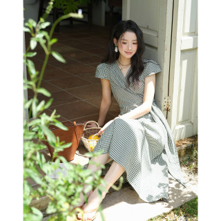 谜秀 格子收腰v领短袖连衣裙 女装高级感法式长裙裙子