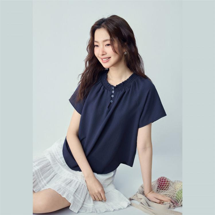 佐丹奴 泡泡皱打揽圆领插肩短袖衬衫