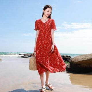 三彩 2026夏款法式V领连衣裙碎花宽松大码高级感