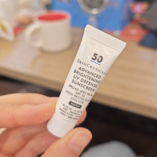 修丽可 臻彩焕亮精华防晒乳 SPF50 PA++++ 3ml
