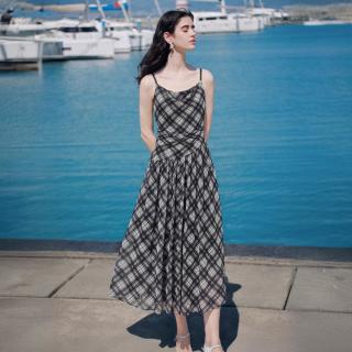 限尺码：亦谷 格纹吊带连衣裙女2026年夏时尚简约穿搭掐腰收褶遮肉显瘦长裙