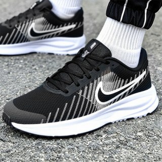 NIKE 男款跑步鞋 CJ1682-004