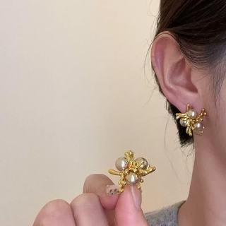半日逅屿 银针花朵珍珠耳环轻奢高级感耳钉时尚气质百搭简约耳饰设计感小众 X0596