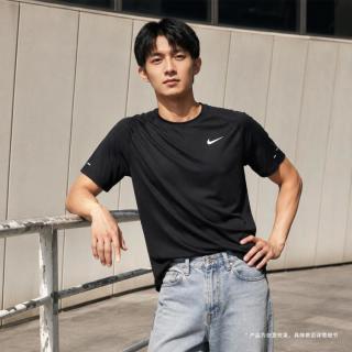 NIKE 男款短袖T恤
