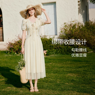 香影 法式v领短袖收腰连衣裙女2026秋季新款设计感拼接气质中长裙 杏色