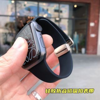 适用苹果智能手表iwatch表带s87654简约磨砂软硅胶折叠磁吸扣腕带