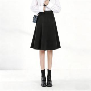 芝麻E柜 纯色半身裙女2026春夏新款高腰垂感面试半裙A字短裙显瘦