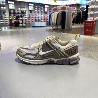 NIKE/耐克 VOMERO 5 (GS) 轻便运动鞋 HV6009-111