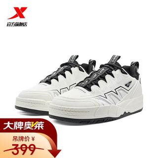 特步 迷踪板鞋 帆白/黑 42 运动休闲鞋