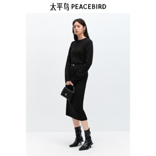 太平鸟 女装圆领绵羊毛连衣裙秋冬立体绞花柔软针织裙时尚长裙