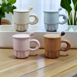 漂亮情侣创意喝水杯带高颜值马克杯带盖茶杯咖啡杯可爱家用陶瓷杯