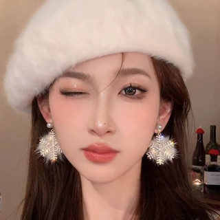 铜合金耳饰 雪花毛绒耳环耳饰气质高级感耳钉女2024爆款独特耳坠