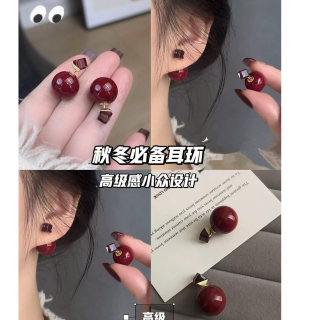 铜合金耳饰 秋冬复古酒红色球球耳钉时尚百搭一款两戴镶钻耳饰女