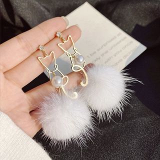 合金布艺耳饰 超仙秋冬毛毛球耳环设计感猫咪毛绒球耳坠耳钉女