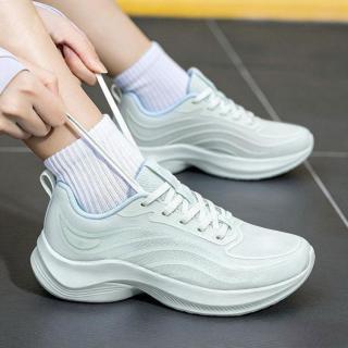 特步 女跑鞋柔软舒适回弹缓震耐磨运动百搭跑步鞋