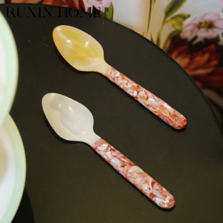 天然贝壳勺子长柄轻奢西餐勺创意家用餐具精致摆件