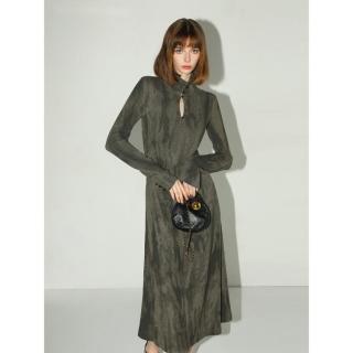 COCOBELLA 新中式扎染小立领连衣裙女气质立领长袖显瘦针织裙FR3065