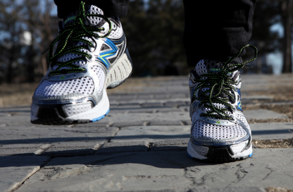 New Balance 新百伦 M860 V2 男款慢跑鞋