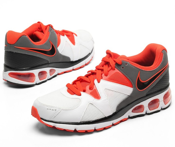 Nike 耐克 AIR MAX TURBULENCE+ 17 男子气垫跑鞋