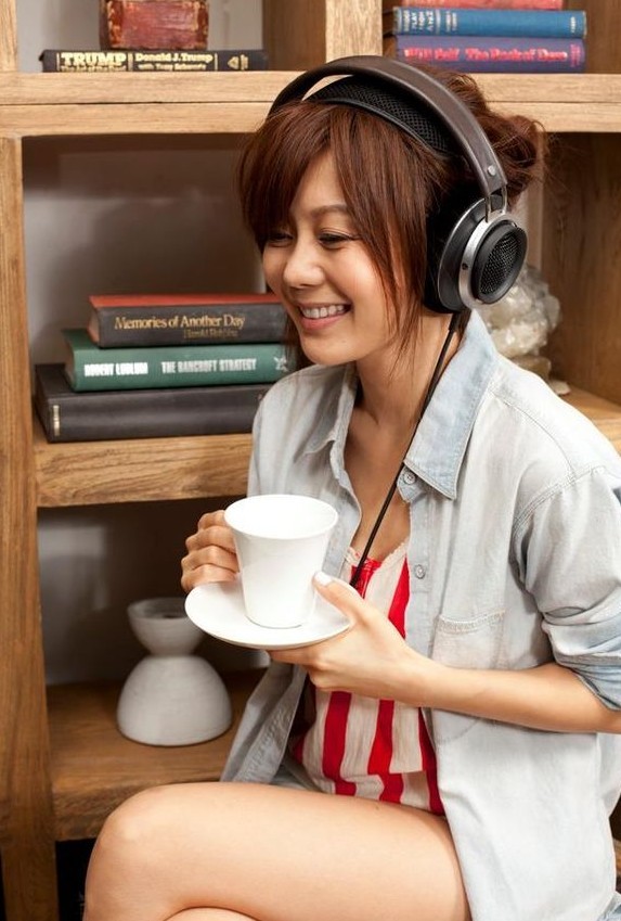 历史低价:PHILIPS 飞利浦 Fidelio L1 头戴式耳机