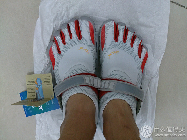 Vibram FiveFingers BIKILA 男款 五趾鞋 KSO Trek 晒物广场:昨日好晒单 ChromeBook 评测、BIKILA PK KSO Trek、Mac Mini、赶超望远镜的索尼HX50V、伪Diors晒鞋