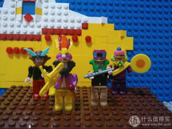 K'NEX 积木 The Beatles 晒物广场:昨日好晒单 KRE-O 变形金刚、2013新款Macbook Air、好妹纸的无线充电板、K'NEX萌版The Beatles 、AKG K240 耳机