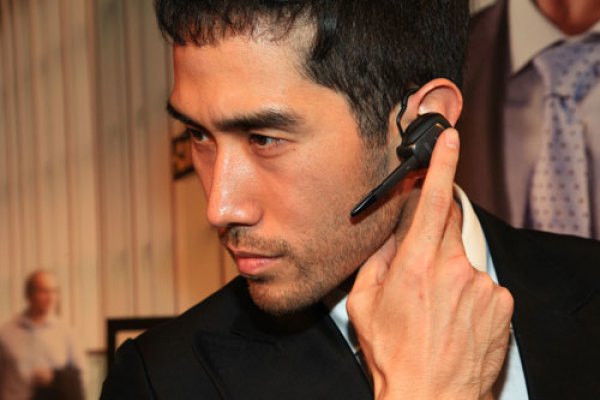 Jabra 捷波朗 SUPREME 超卓蓝牙耳机 效果1